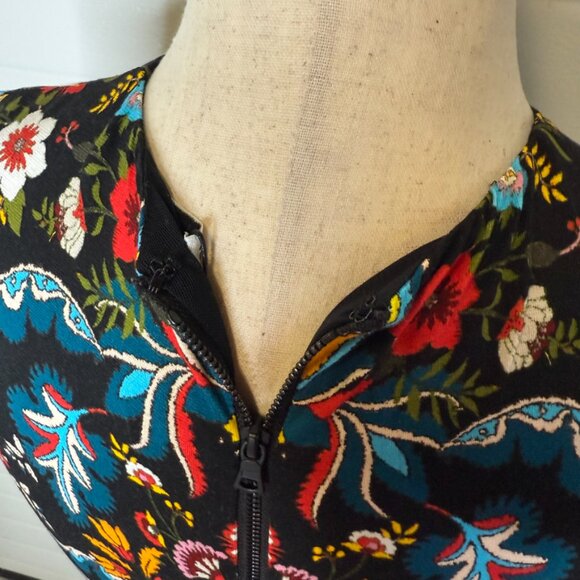 Alice + Olivia Santa Monica Delora Floral Crewneck Midi Dress - Size 6 - Picture 6 of 10